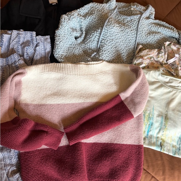 Volcom Sweaters - Women's Size Small BUNDLE